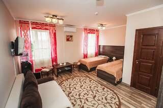 Мини-отель Slavyanskaya Hata Hotel Барановичи Улучшенный двухместный номер с 2 отдельными кроватями-8